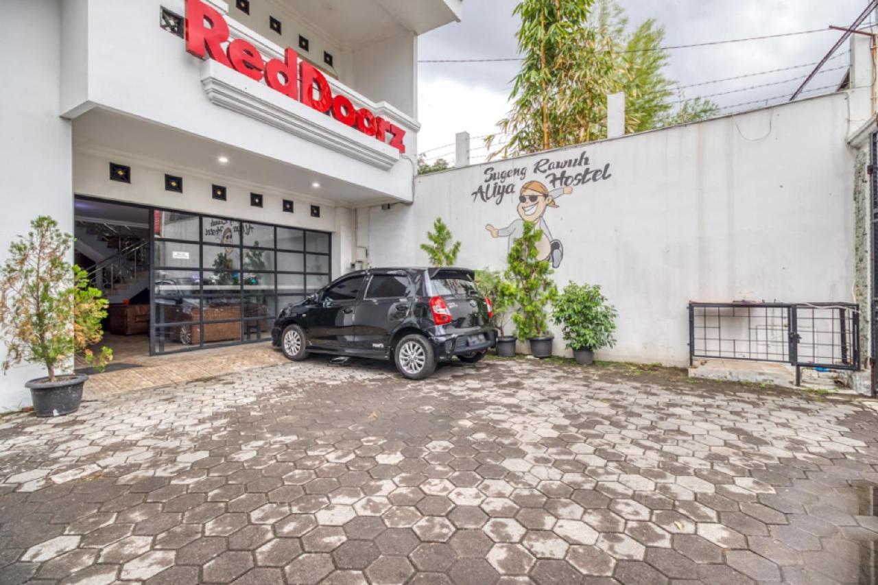Reddoorz Hostel Near Stadion Mandala Krida Yogya Yogyakarta Exteriér fotografie