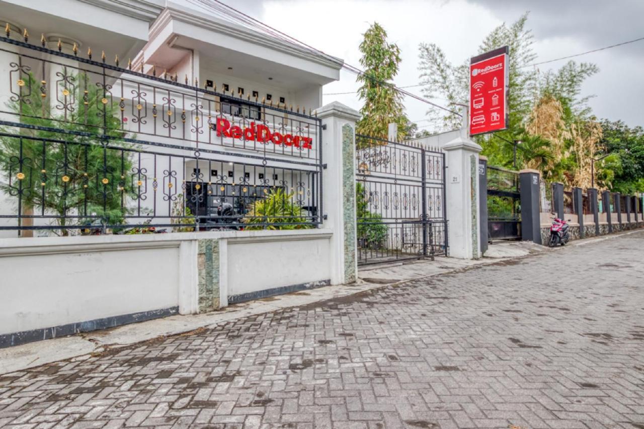 Reddoorz Hostel Near Stadion Mandala Krida Yogya Yogyakarta Exteriér fotografie